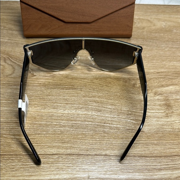 Michael Kors Black Shield Sunglasses OMK 1080 10148G 136/3N Generic Case